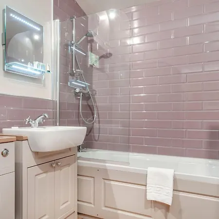 Cedar Retreats West Tanfield