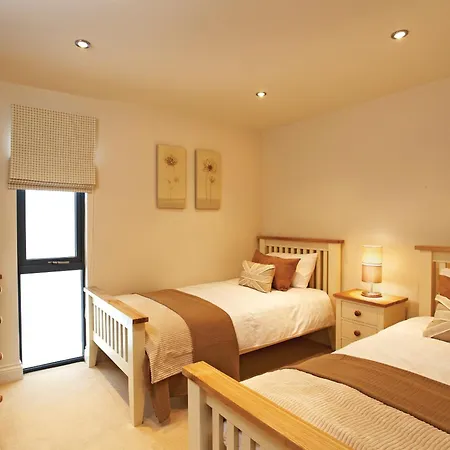 Cedar Retreats * Masham