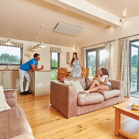 Cedar Retreats Holiday park *
