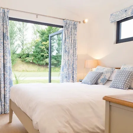 Cedar Retreats Holiday park *