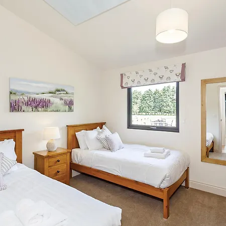 Cedar Retreats Πάρκο διακοπών West Tanfield