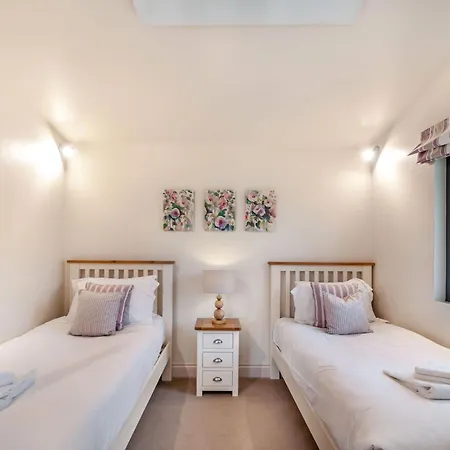 Cedar Retreats West Tanfield